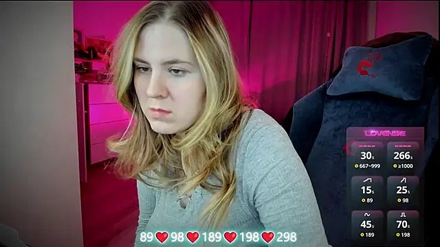 Snapshot of Olivia_Munk chatting on 27, 11, 2025 Olivia Munk online show from 27, 11, 2025