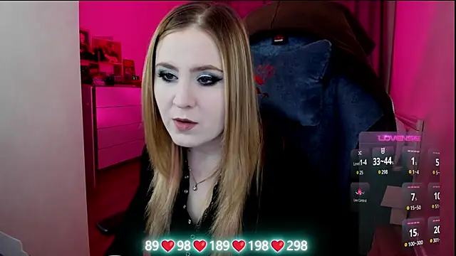 Snapshot of Olivia_Munk chatting on 2, 12, 2025 Olivia Munk online show from 2, 12, 2025