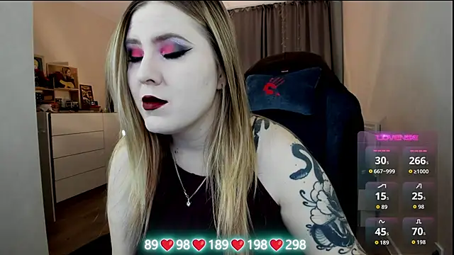 Snapshot of Olivia_Munk chatting on 3, 12, 2025 Olivia Munk online show from 3, 12, 2025