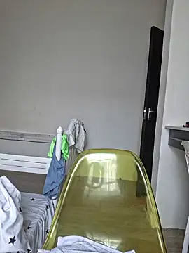 Snapshot of Kamdollie chatting on 23, 12, 2025 Kamdollie online show from 23, 12, 2025