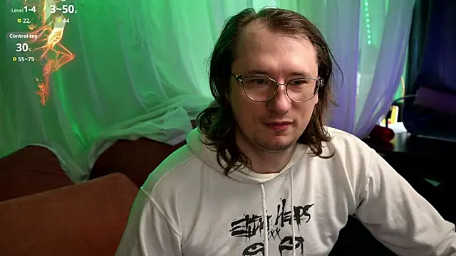 Snapshot of Claudia_and_elon_ chatting on 12, 4, 2026 Claudia and elon online show from 12, 4, 2026