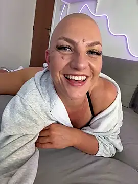 Snapshot of PaulinaSchubert1 chatting on 1, 4, 2026 PaulinaSchubert1 online show from 1, 4, 2026