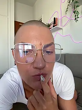 Snapshot of PaulinaSchubert1 chatting on 27, 4, 2026 PaulinaSchubert1 online show from 27, 4, 2026