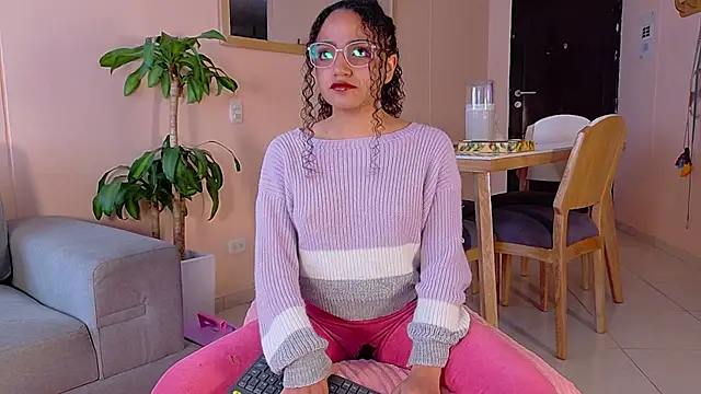 Snapshot of DAHLIA_BROWNIE chatting on 23, 4, 2026 DAHLIA BROWNIE online show from 23, 4, 2026