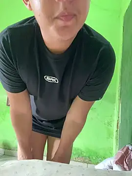 Snapshot of Duduhott chatting on 24, 2, 2025 Duduhott online show from 24, 2, 2025