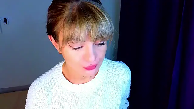 Snapshot of _comefeelme_ chatting on 22, 10, 2025 comefeelme online show from 22, 10, 2025