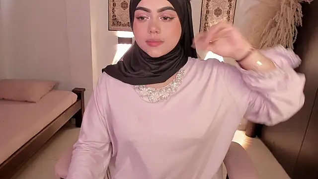 Snapshot of shayla_18 chatting on 15, 4, 2026 shayla 18 online show from 15, 4, 2026