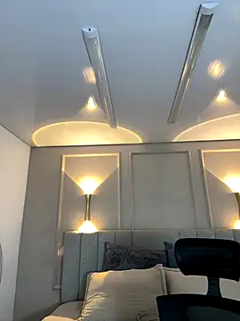 Snapshot of Miss_blue69 chatting on 18, 11, 2025 Miss blue69 online show from 18, 11, 2025