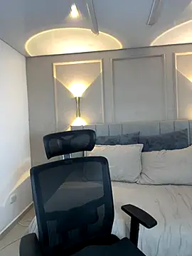 Snapshot of Miss_blue69 chatting on 5, 12, 2025 Miss blue69 online show from 5, 12, 2025