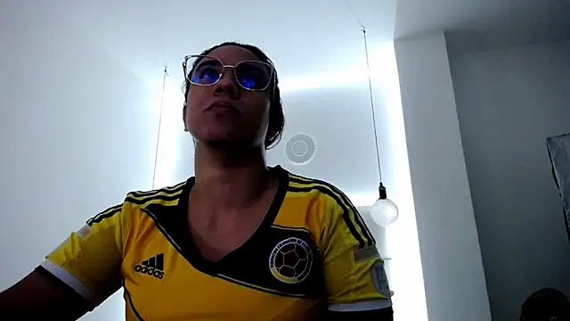 tiffany  pink online show from 20, 3, 2025