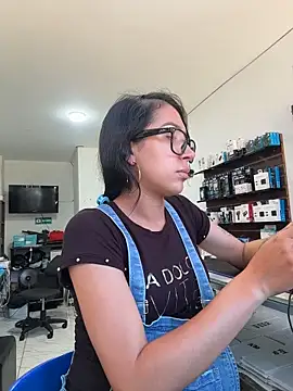 Snapshot of _alabina_ chatting on 14, 4, 2026 alabina online show from 14, 4, 2026