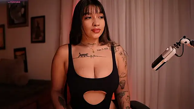 Snapshot of HannahW_ chatting on 17, 1, 2026 HannahW online show from 17, 1, 2026