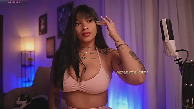 Snapshot of HannahW_ chatting on 6, 2, 2026 HannahW online show from 6, 2, 2026