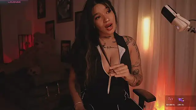 Snapshot of HannahW_ chatting on 22, 3, 2026 HannahW online show from 22, 3, 2026