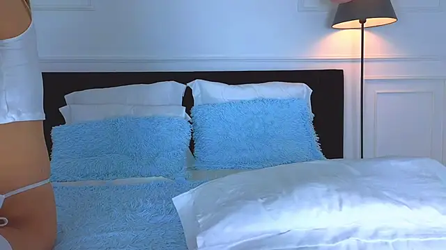 Snapshot of NicoleMarani chatting on 12, 1, 2025 NicoleMarani online show from 12, 1, 2025