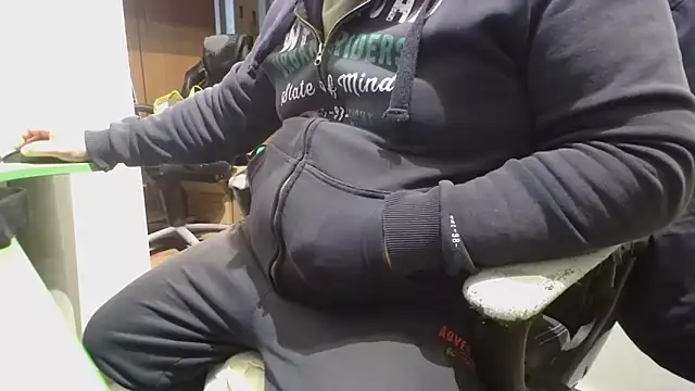 Snapshot of tipko123 chatting on 14, 4, 2026 tipko123 online show from 14, 4, 2026