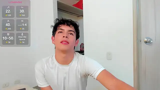 Snapshot of Blum_icee chatting on 17, 12, 2025 Blum icee online show from 17, 12, 2025