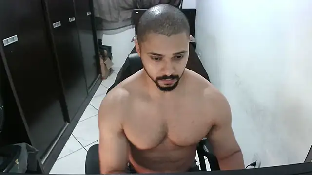 Snapshot of Brian_Aries chatting on 3, 11, 2025 Brian Aries online show from 3, 11, 2025