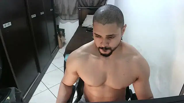 Snapshot of Brian_Aries chatting on 4, 11, 2025 Brian Aries online show from 4, 11, 2025