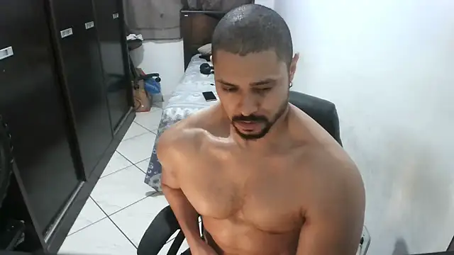 Snapshot of Brian_Aries chatting on 17, 6, 2026 Brian Aries online show from 17, 6, 2026