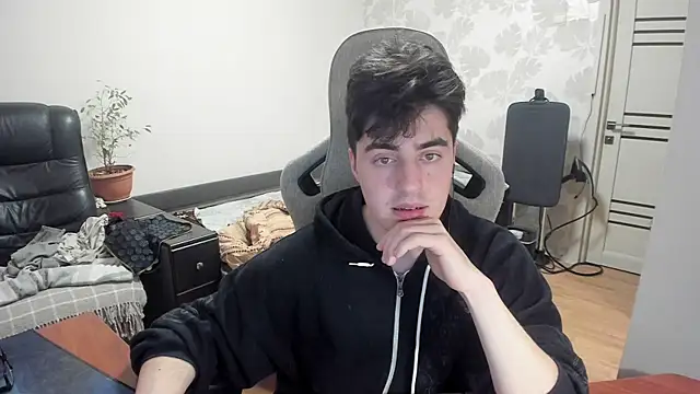 Knuckles17 online show from 5, 12, 2025