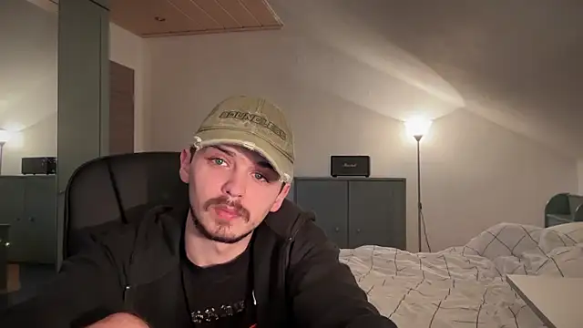 naked psy online show from 18, 1, 2025