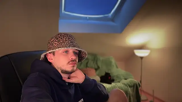 naked psy online show from 14, 3, 2025