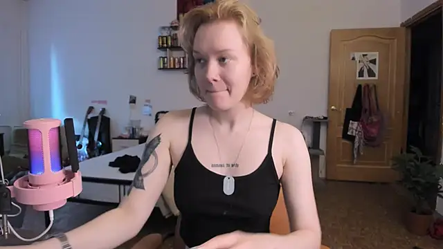 Snapshot of cyber_whore_ chatting on 8, 4, 2026 cyber whore online show from 8, 4, 2026