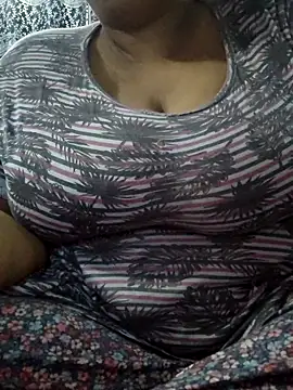 Snapshot of Seema_99 chatting on 15, 4, 2026 Seema 99 online show from 15, 4, 2026