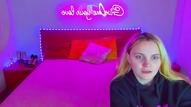 Snapshot of MagicEyess chatting on 12, 12, 2024 MagicEyess online show from 12, 12, 2024