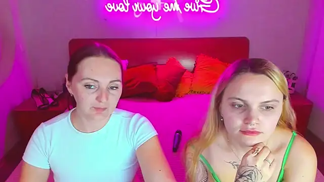 Snapshot of MagicEyess chatting on 2, 3, 2025 MagicEyess online show from 2, 3, 2025