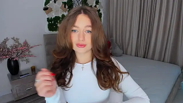 Snapshot of MiracleCurly chatting on 8, 2, 2025 MiracleCurly online show from 8, 2, 2025