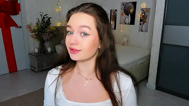 Snapshot of MiracleCurly chatting on 13, 2, 2025 MiracleCurly online show from 13, 2, 2025