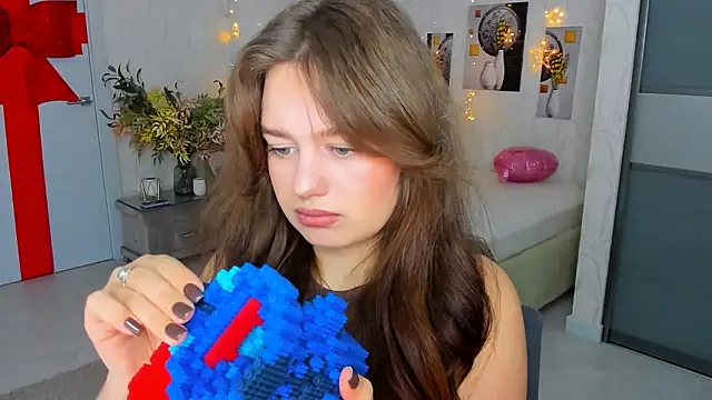 Snapshot of MiracleCurly chatting on 6, 3, 2025 MiracleCurly online show from 6, 3, 2025