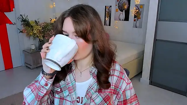 Snapshot of MiracleCurly chatting on 15, 3, 2025 MiracleCurly online show from 15, 3, 2025