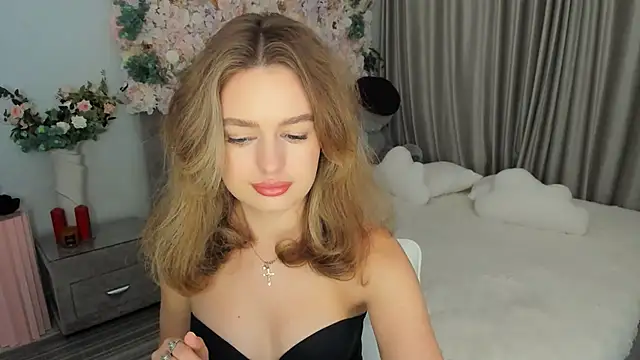 Snapshot of MiracleCurly chatting on 16, 9, 2025 MiracleCurly online show from 16, 9, 2025