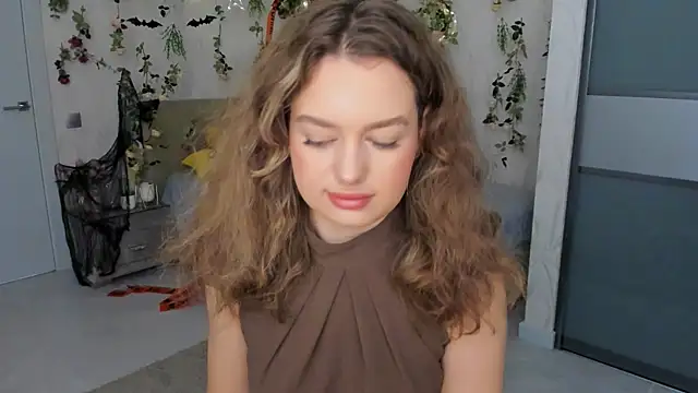 Snapshot of MiracleCurly chatting on 30, 10, 2025 MiracleCurly online show from 30, 10, 2025