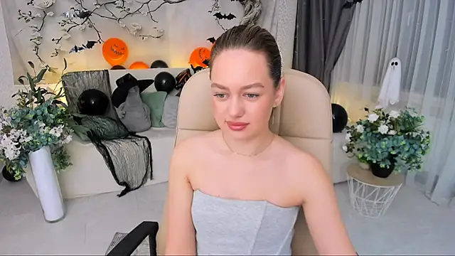 Snapshot of MiracleCurly chatting on 3, 11, 2025 MiracleCurly online show from 3, 11, 2025