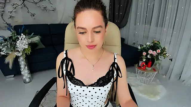 Snapshot of MiracleCurly chatting on 23, 4, 2026 MiracleCurly online show from 23, 4, 2026