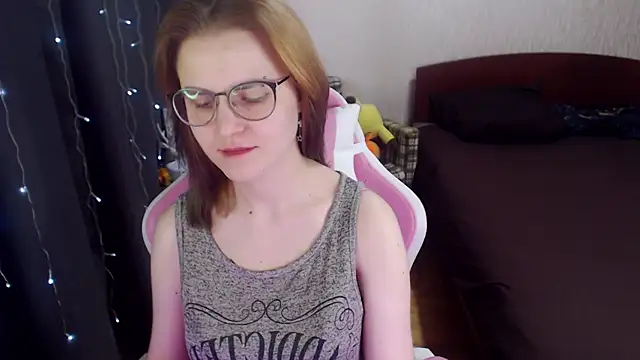 MissBrightShine online show from 4, 2, 2025