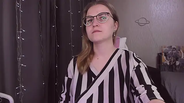 MissBrightShine online show from 8, 11, 2025