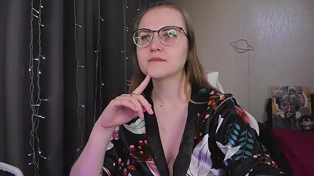 MissBrightShine online show from 28, 2, 2026