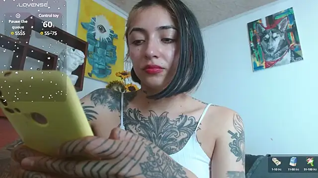 ZoeBakers  online show from 18, 2, 2025