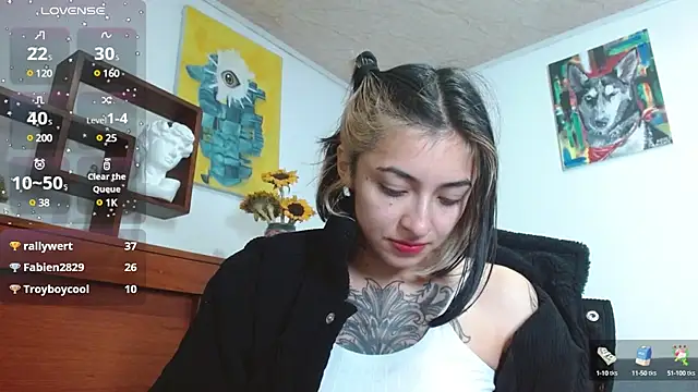 ZoeBakers  online show from 19, 2, 2025