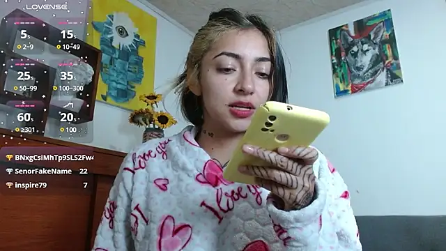 ZoeBakers  online show from 25, 2, 2025