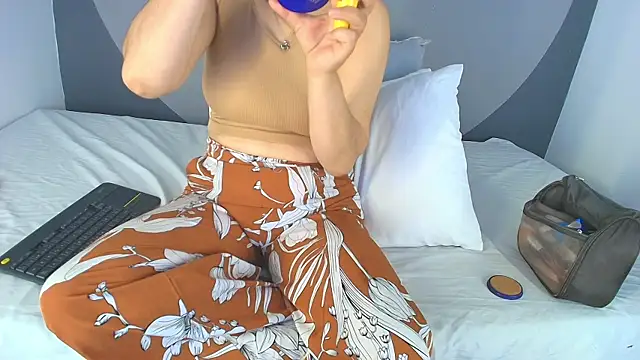 Snapshot of sarita_duque chatting on 9, 6, 2026 sarita duque online show from 9, 6, 2026