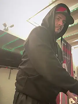 Snapshot of PeterGrandee chatting on 12, 1, 2025 PeterGrandee online show from 12, 1, 2025