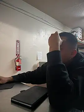 Snapshot of PeterGrandee chatting on 5, 3, 2025 PeterGrandee online show from 5, 3, 2025