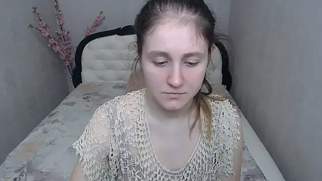 Snapshot of Holliy_Cooper chatting on 1, 4, 2026 Holliy Cooper online show from 1, 4, 2026