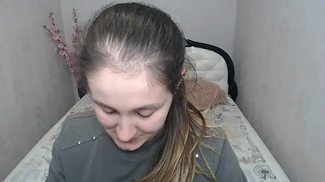 Snapshot of Holliy_Cooper chatting on 23, 4, 2026 Holliy Cooper online show from 23, 4, 2026